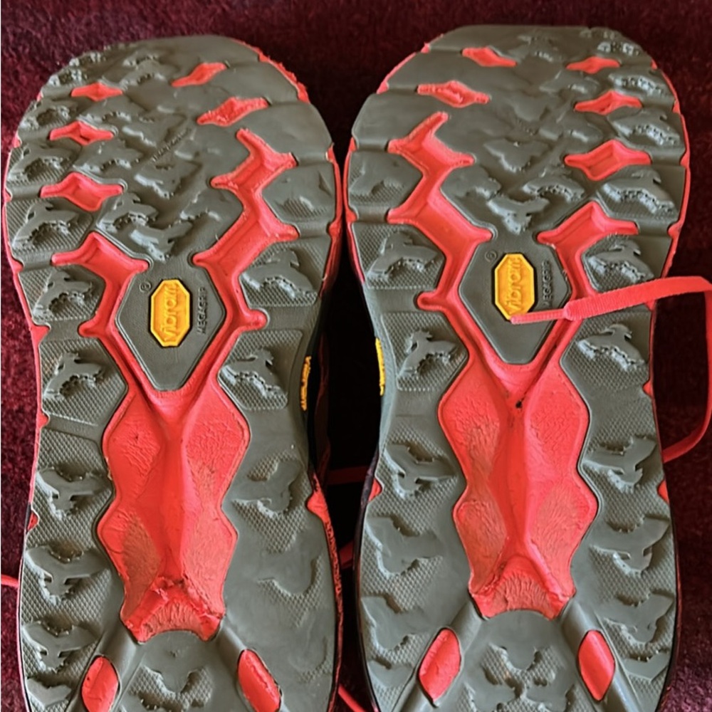 HOKA SPEEDGOAT 5 Men's Shoes in Vibrant Orange /  GORE-TEX /  Vibram - Picture 3 of 6
